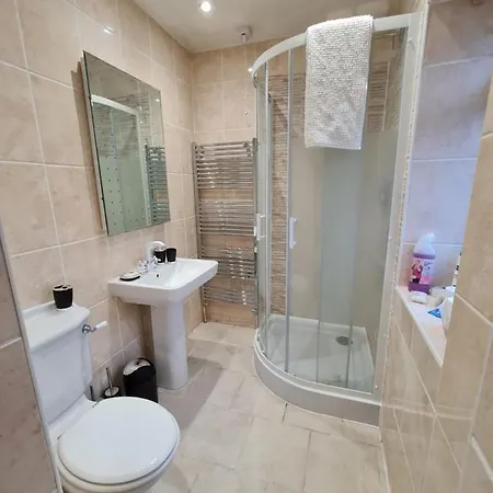 Apartamento Jah Brsitol Big House Free Parking 20 Percent Off Weekly Monthly Business Contractor Students Relocations 5bed *
