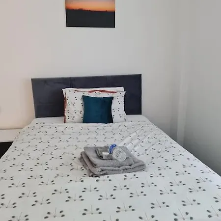Apartamento Jah Brsitol Big House Free Parking 20 Percent Off Weekly Monthly Business Contractor Students Relocations 5bed